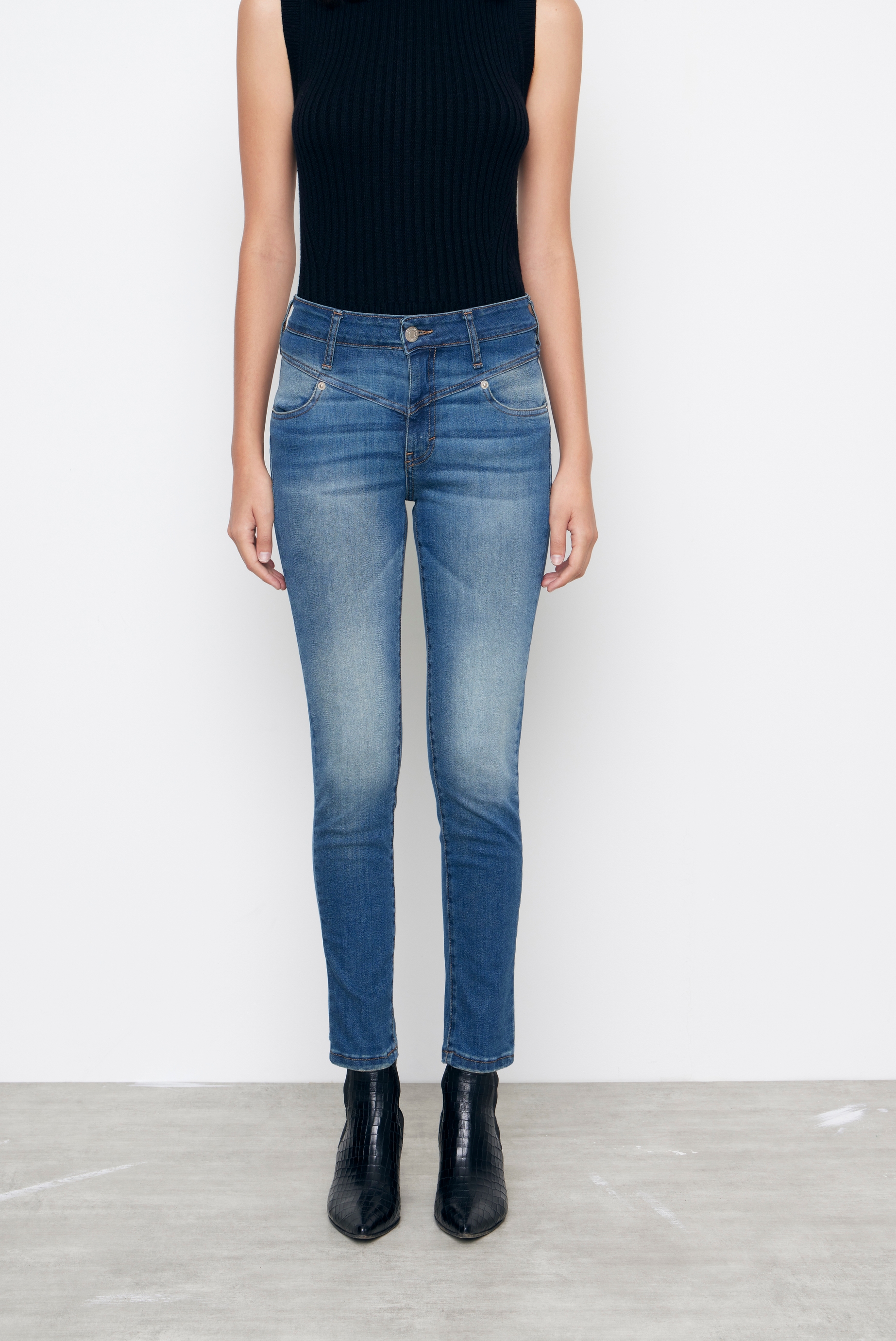 CHUPIN AMBER BLUE