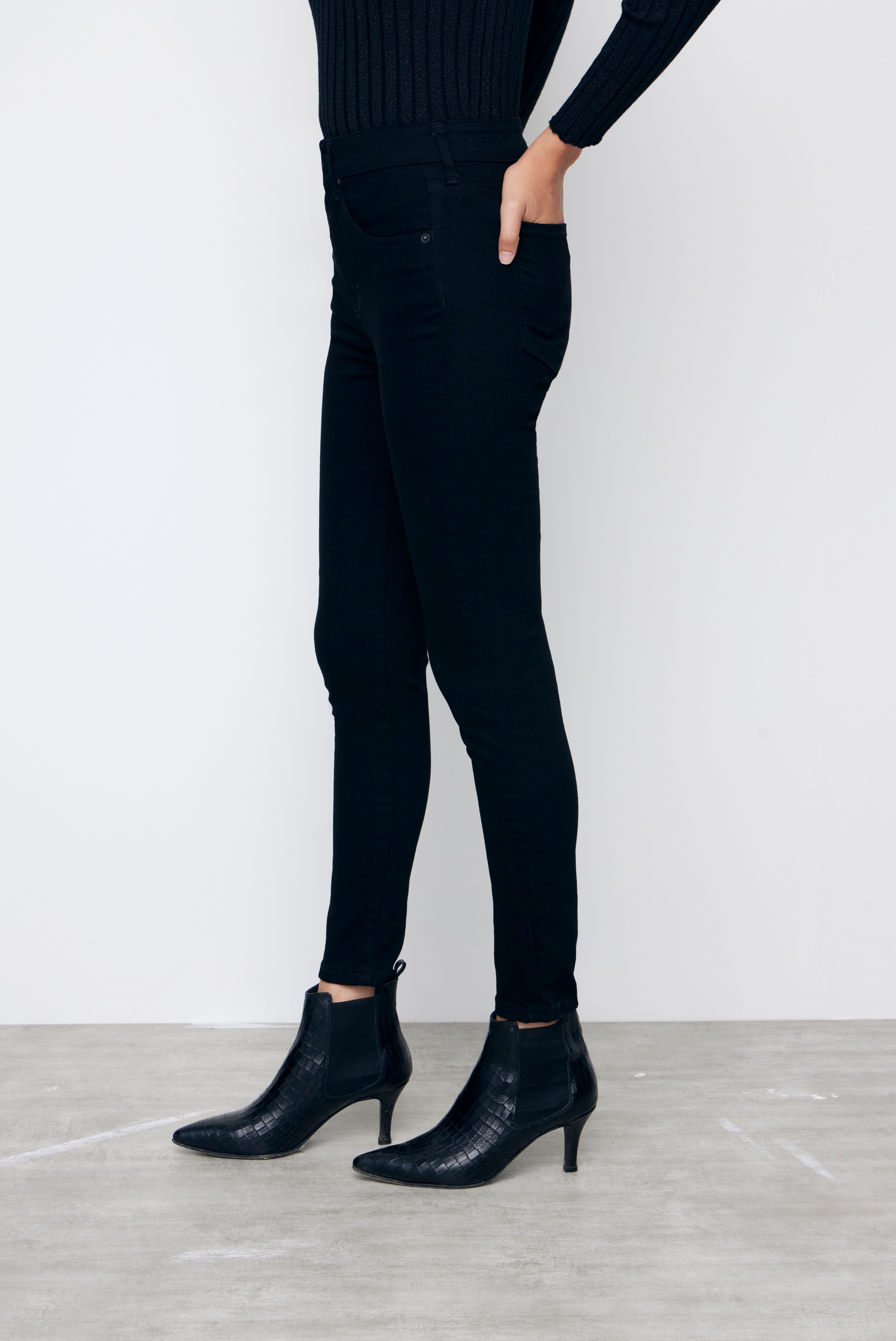 CHUPIN HIGH PURE BLACK