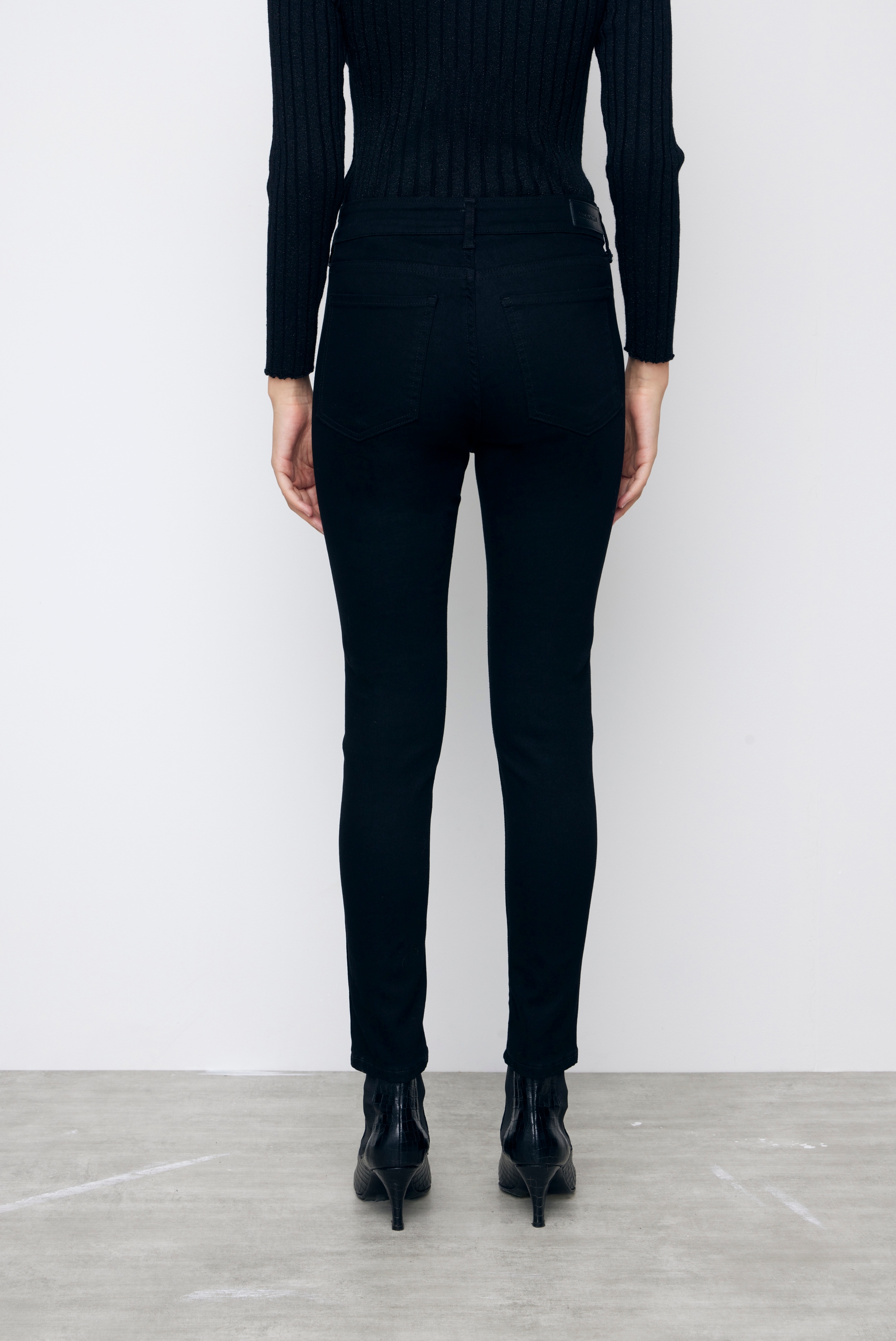 CHUPIN HIGH PURE BLACK
