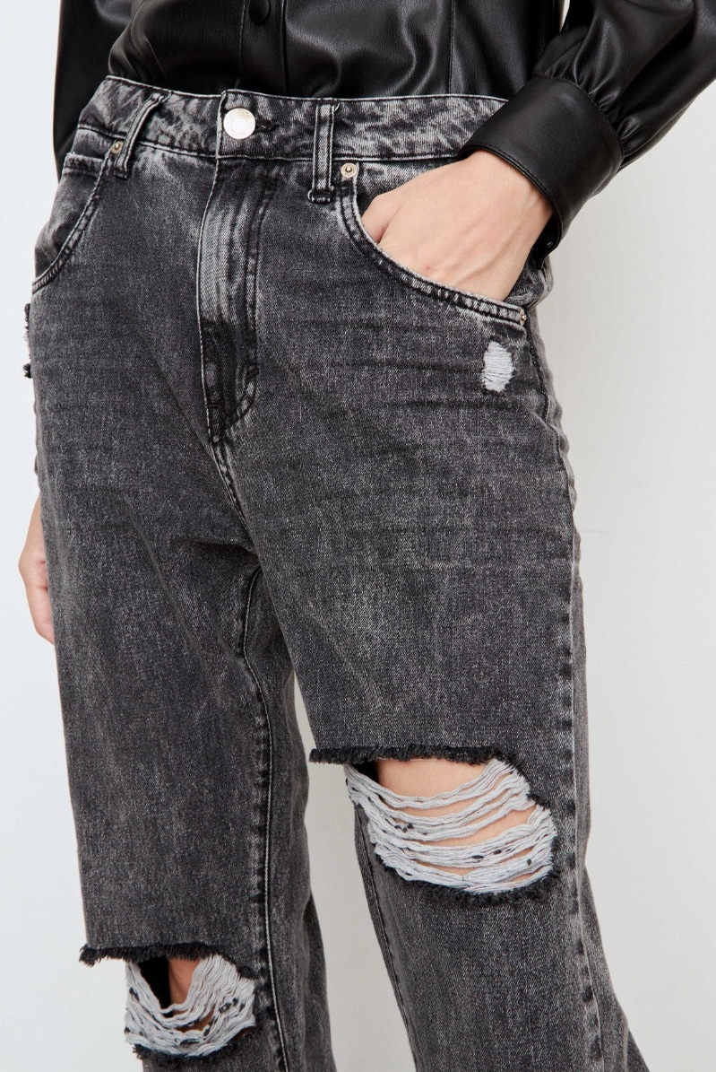 JEANS CARROT SUKI BLACK DESTROYED