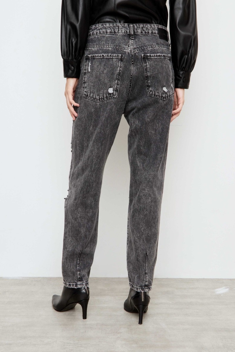 JEANS CARROT SUKI BLACK DESTROYED