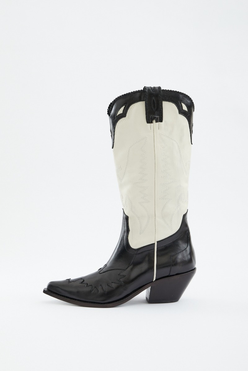 BOTA A GIRL LIKE ME