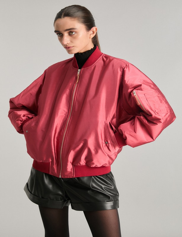 BOMBER GLOW DAY                                                                                      