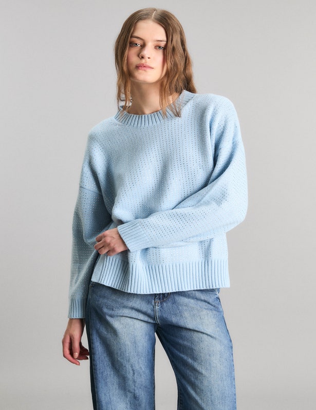 SWEATER EVERYWHERE                                                                                   
