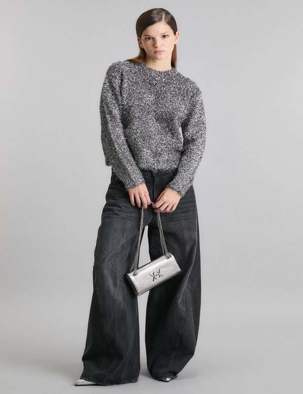 SWEATER DREAMS                                                                                       